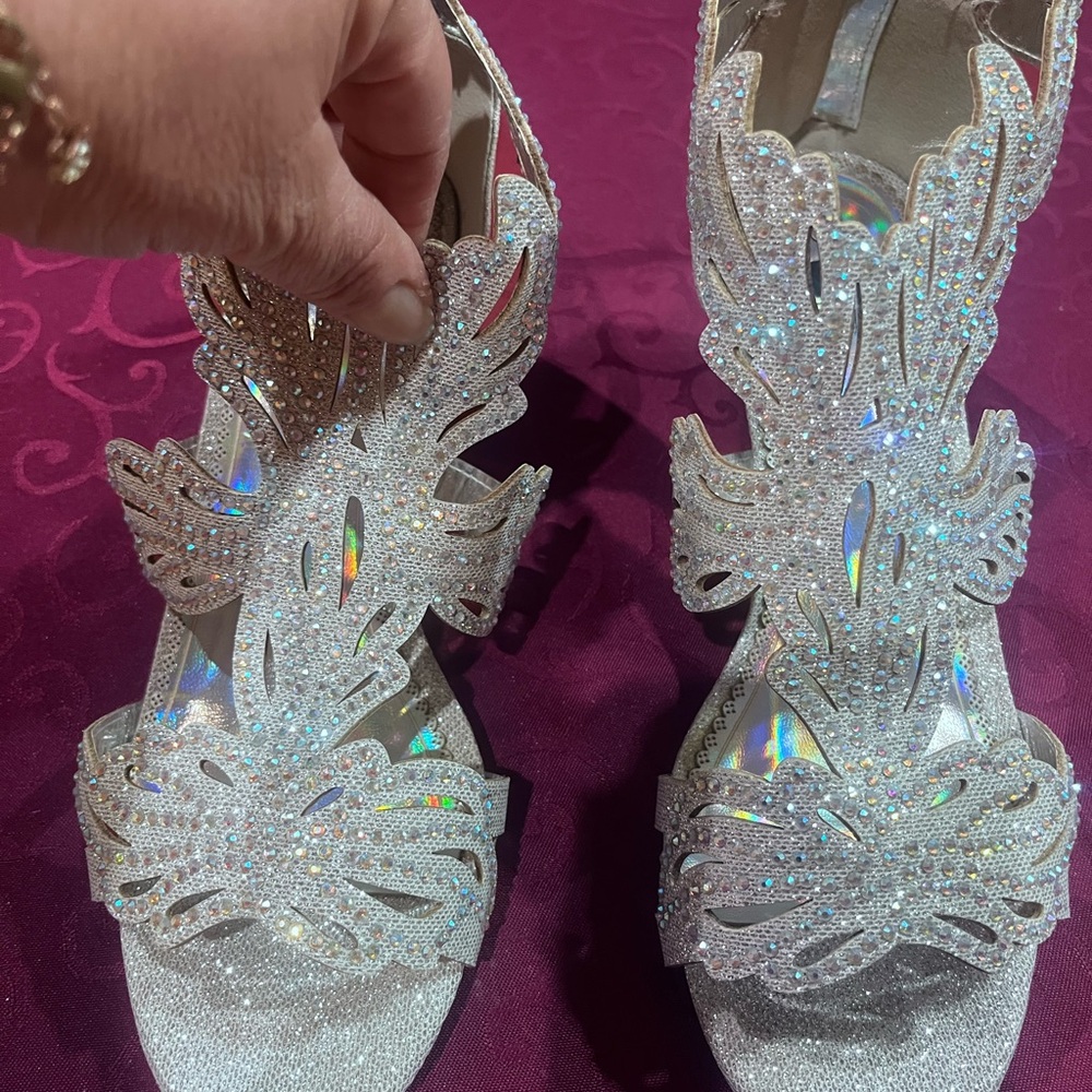 Shimmering Silver Women's Sandals, Size 9 - Picture 8 of 8